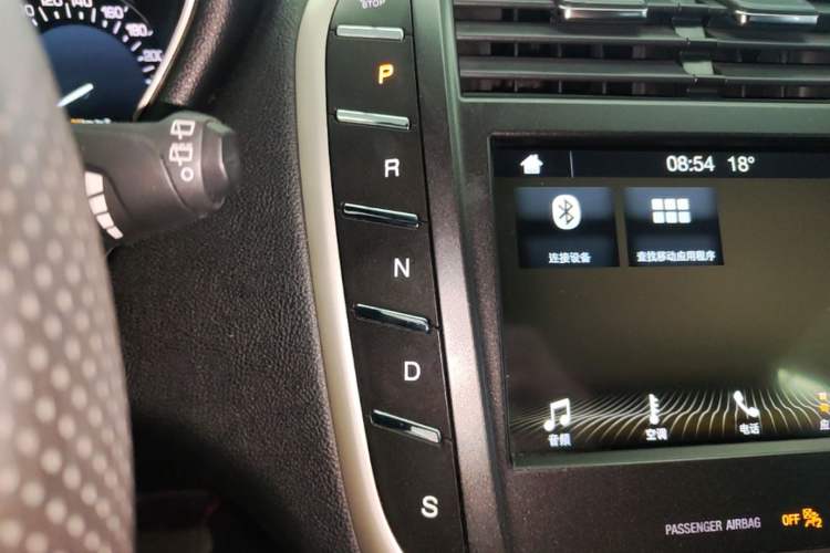 Used Lincoln MKC 2019 2.0T Two-Wheel Drive Luxury Edition China VI Standard Gear Lever