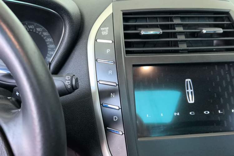 Used Lincoln MKC 2019 2.0T Two-Wheel Drive Luxury Edition China VI Standard Gear Lever