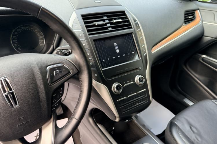 Used Lincoln MKC 2019 2.0T Four-Wheel Drive Luxury Edition China VI Standard Interior 1