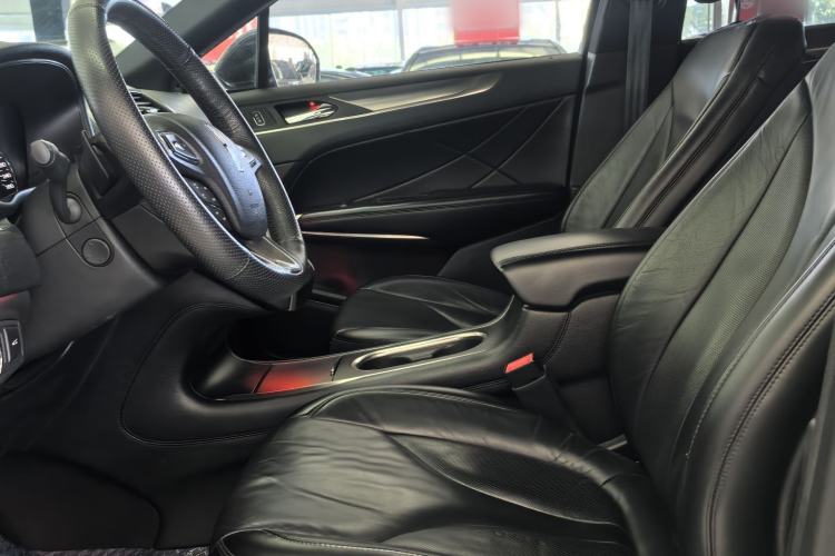 Used Lincoln MKC 2019 2.0T Two-Wheel Drive Luxury Edition China VI Standard Interior 1