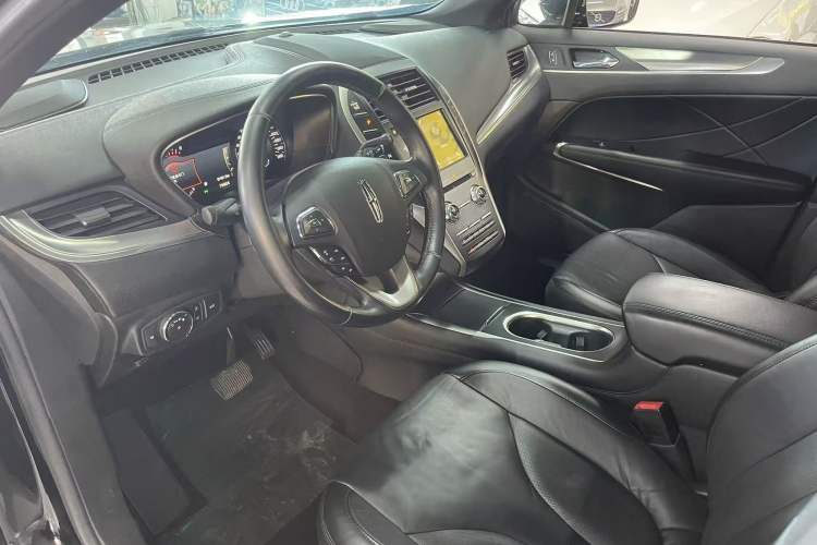 Used Lincoln MKC 2019 2.0T Two-Wheel Drive Luxury Edition China VI Standard Interior 2