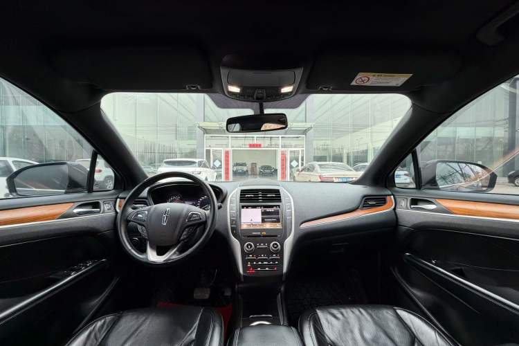 Used Lincoln MKC 2019 2.0T Two-Wheel Drive Luxury Edition China VI Standard Interior 2