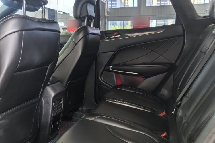 Used Lincoln MKC 2019 2.0T Two-Wheel Drive Luxury Edition China VI Standard Interior 3