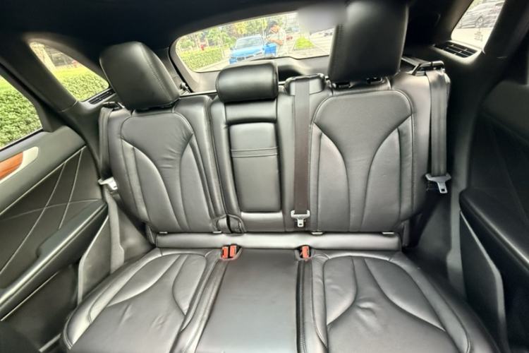 Used Lincoln MKC 2019 2.0T Four-Wheel Drive Luxury Edition China VI Standard Interior 6