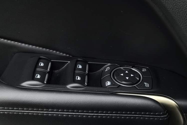 Used Lincoln MKC 2019 2.0T Two-Wheel Drive Luxury Edition China V Standard Interior 8