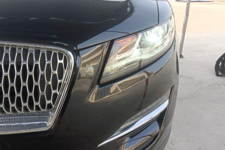 Used Lincoln MKC 2019 2.0T Two-Wheel Drive Luxury Edition China VI Standard Left Front Headlight