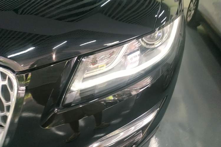 Used Lincoln MKC 2019 2.0T Two-Wheel Drive Luxury Edition China VI Standard Left Front Headlight