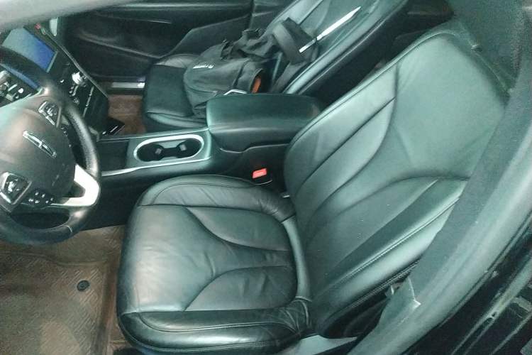 Used Lincoln MKC 2019 2.0T Two-Wheel Drive Luxury Edition China VI Standard Left Front Seat
