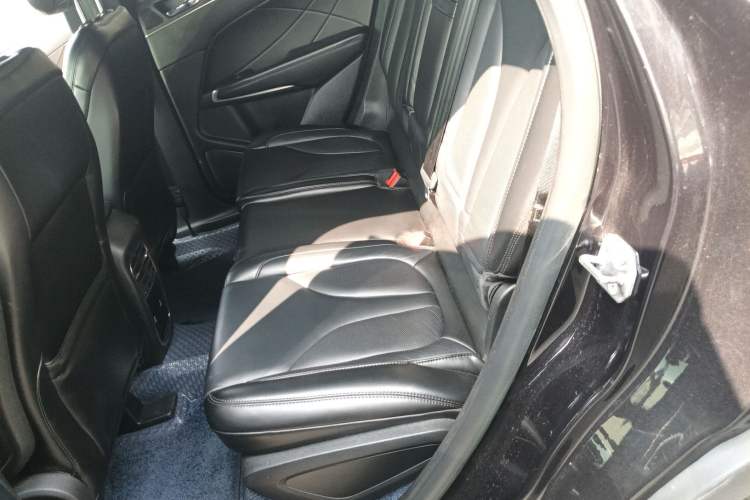 Used Lincoln MKC 2019 2.0T Two-Wheel Drive Luxury Edition China VI Standard Left Rear Seat