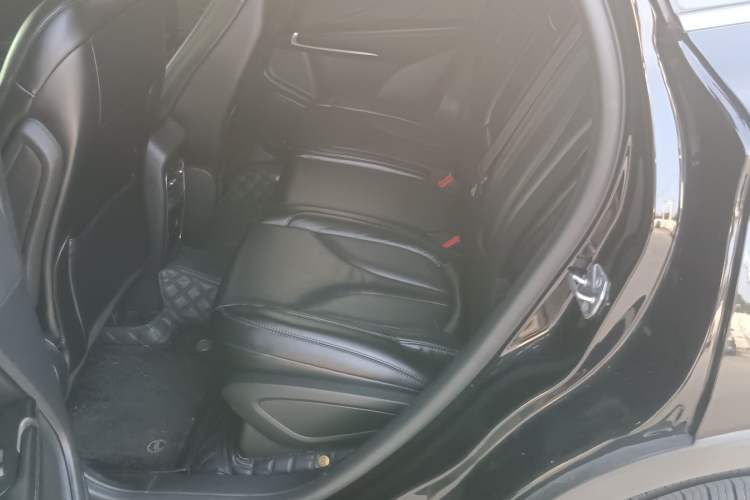 Used Lincoln MKC 2019 2.0T Two-Wheel Drive Luxury Edition China VI Standard Left Rear Seat