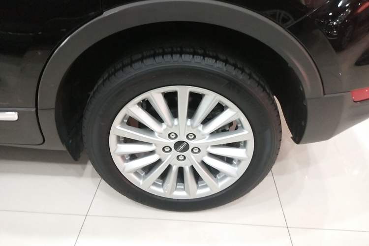 Used Lincoln MKC 2019 2.0T Two-Wheel Drive Luxury Edition China VI Standard Left Rear Wheel Hub