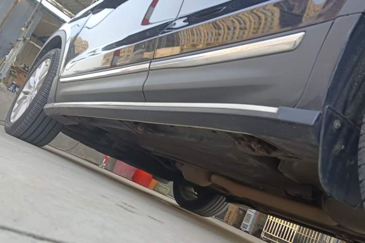 Used Lincoln MKC 2019 2.0T Two-Wheel Drive Luxury Edition China VI Standard Left Side Sill