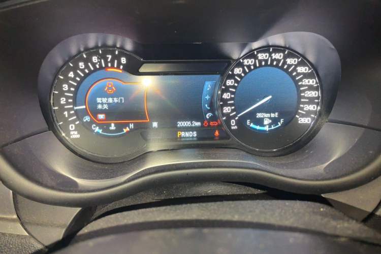 Used Lincoln MKC 2019 2.0T Two-Wheel Drive Luxury Edition China VI Standard Odometer Close Up