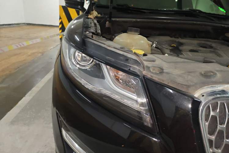Used Lincoln MKC 2019 2.0T Two-Wheel Drive Luxury Edition China VI Standard Right Front Headlight