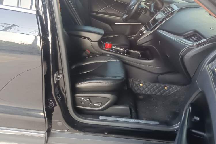 Used Lincoln MKC 2019 2.0T Two-Wheel Drive Luxury Edition China VI Standard Right Front Seat
