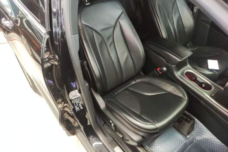 Used Lincoln MKC 2019 2.0T Two-Wheel Drive Luxury Edition China VI Standard Right Front Seat