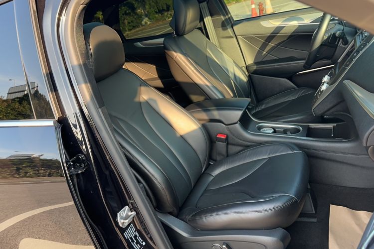 Used Lincoln MKC 2019 2.0T Two-Wheel Drive Luxury Edition China VI Standard Right Front Seat