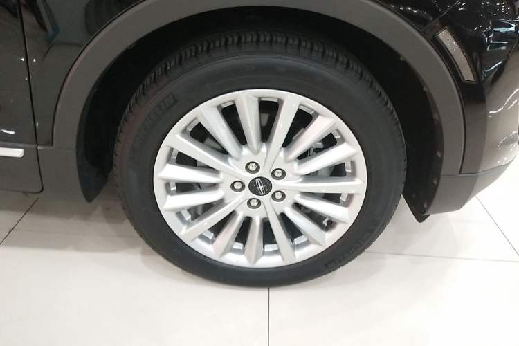 Used Lincoln MKC 2019 2.0T Two-Wheel Drive Luxury Edition China VI Standard Right Front Wheel Hub