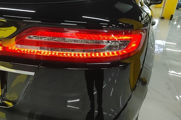 Used Lincoln MKC 2019 2.0T Two-Wheel Drive Luxury Edition China V Standard Right Rear Taillight