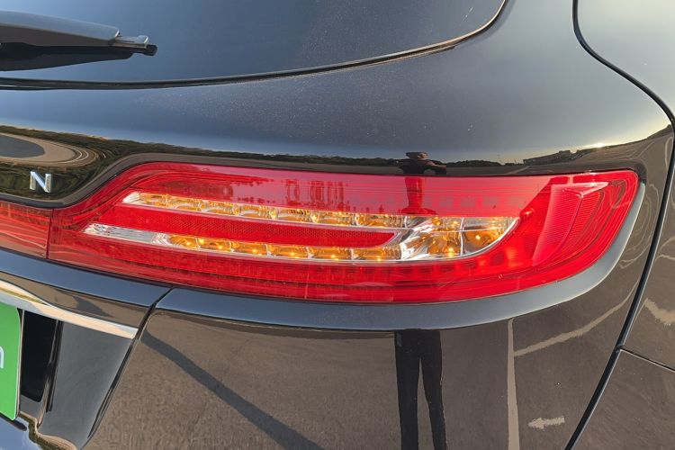 Used Lincoln MKC 2019 2.0T Two-Wheel Drive Luxury Edition China VI Standard Right Rear Taillight