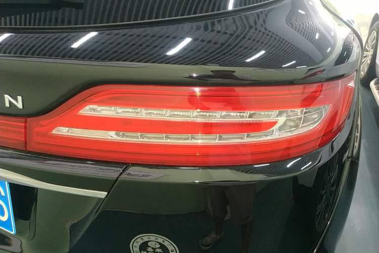 Used Lincoln MKC 2019 2.0T Two-Wheel Drive Luxury Edition China VI Standard Right Rear Taillight