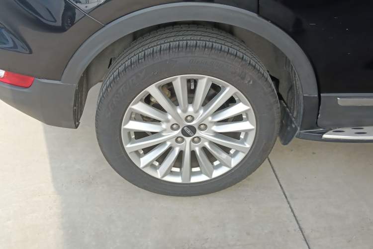 Used Lincoln MKC 2019 2.0T Two-Wheel Drive Luxury Edition China VI Standard Right Rear Wheel Hub