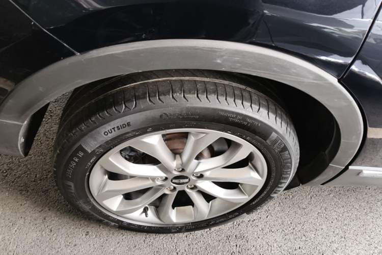 Used Lincoln MKC 2019 2.0T Four-Wheel Drive Luxury Edition China VI Standard Right Rear Wheel Hub