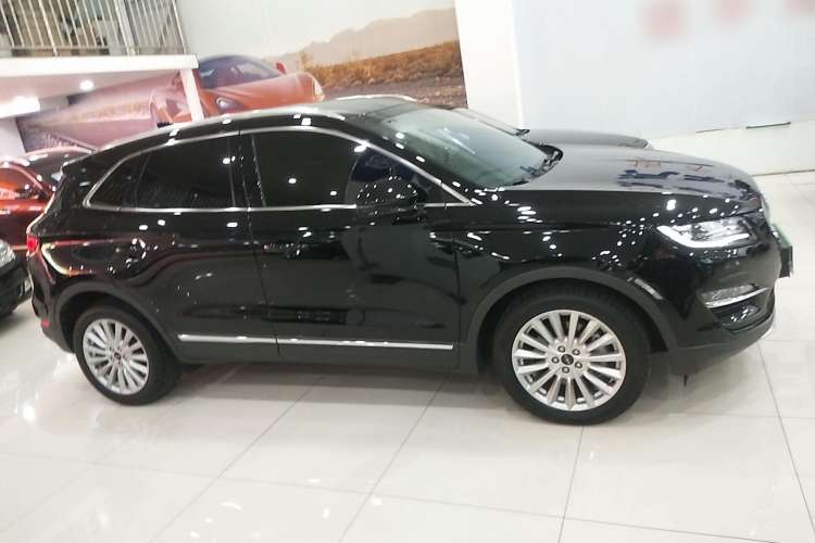 Used Lincoln MKC 2019 2.0T Two-Wheel Drive Luxury Edition China VI Standard Right Side