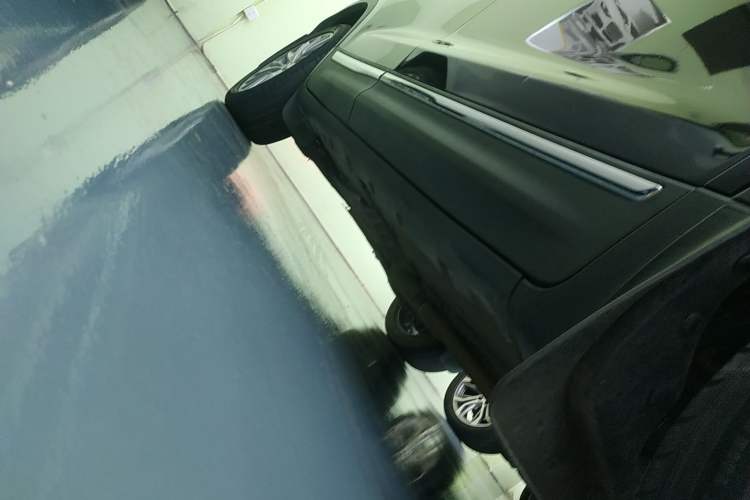Used Lincoln MKC 2019 2.0T Two-Wheel Drive Luxury Edition China VI Standard Right Side Sill