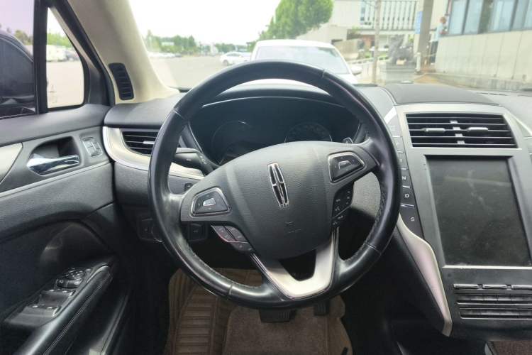 Used Lincoln MKC 2019 2.0T Two-Wheel Drive Luxury Edition China VI Standard Steering Wheel