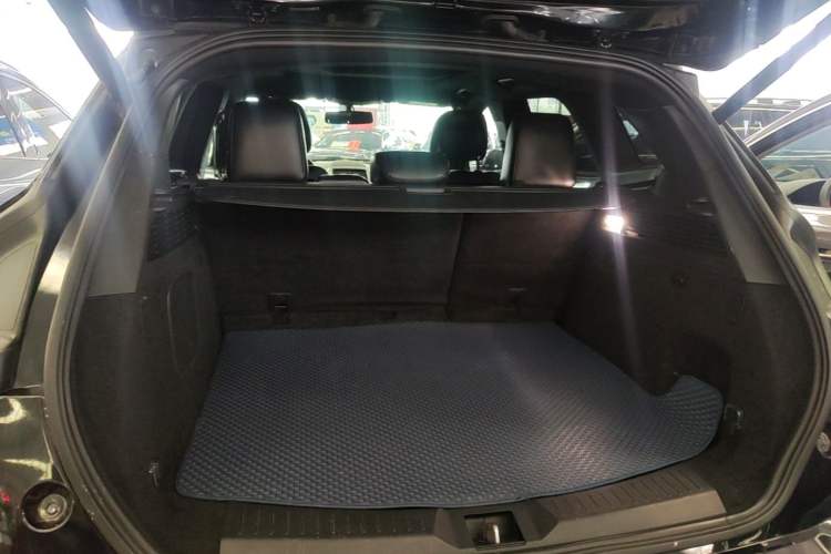 Used Lincoln MKC 2019 2.0T Two-Wheel Drive Luxury Edition China VI Standard Trunk