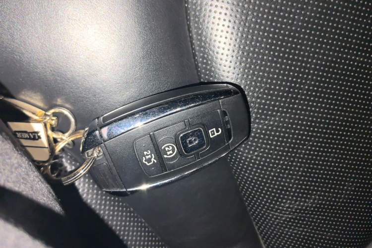 Used Lincoln MKC 2019 2.0T Two-Wheel Drive Luxury Edition China VI Standard Vehicle Key