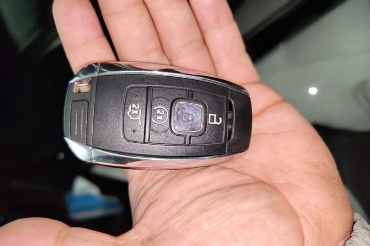 Used Lincoln MKC 2019 2.0T Two-Wheel Drive Luxury Edition China VI Standard Vehicle Key