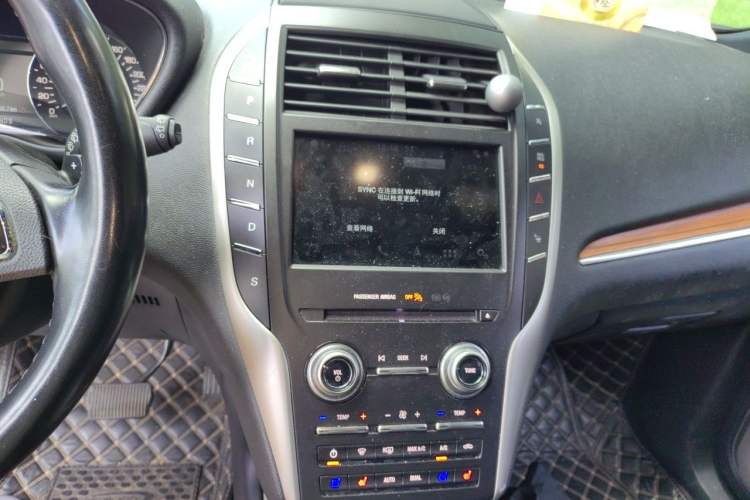 Used Lincoln MKC 2019 2.0T Four-Wheel Drive Prestige Version China V Standard Audio And AC Panel