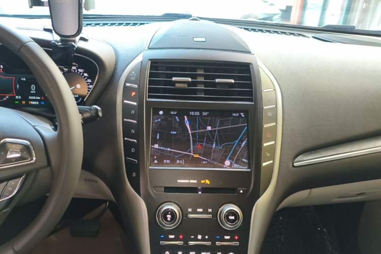 Used Lincoln MKC 2019 2.0T Two-Wheel Drive Zunya Version China VI Standard Audio And AC Panel