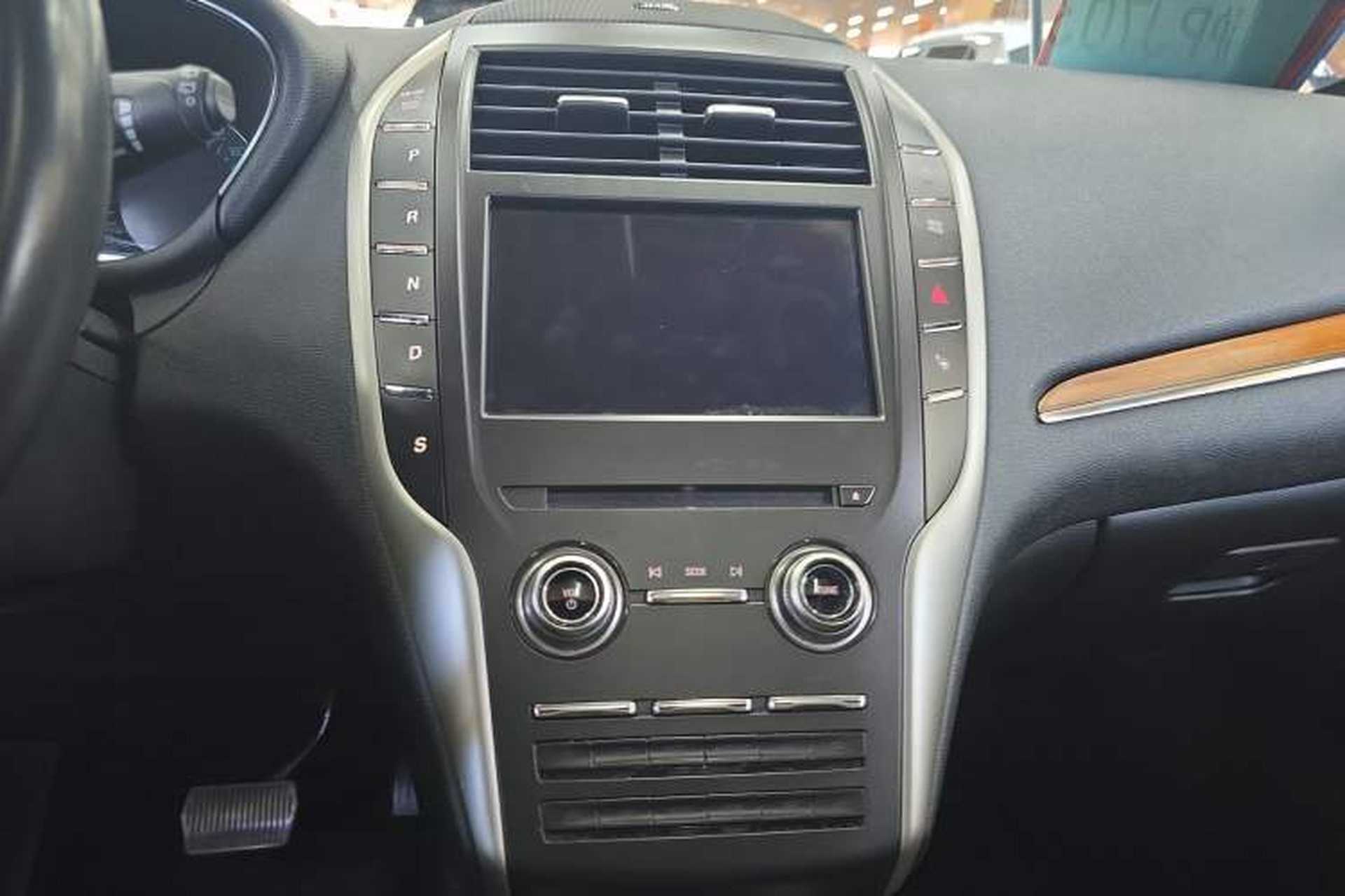 Used Lincoln MKC 2019 2.0T Two-Wheel Drive Zunya Version China VI Standard Audio And AC Panel