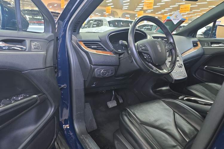 Used Lincoln MKC 2019 2.0T Two-Wheel Drive Zunya Version China VI Standard Driver Seat