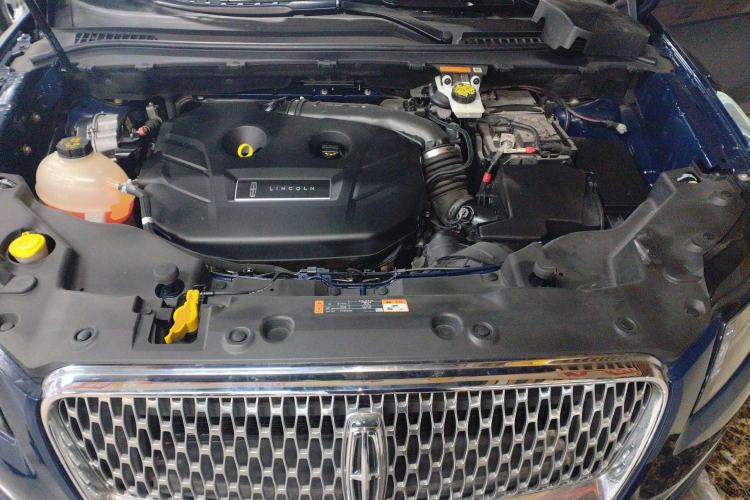 Used Lincoln MKC 2019 2.0T Two-Wheel Drive Zunya Version China VI Standard Engine Bay