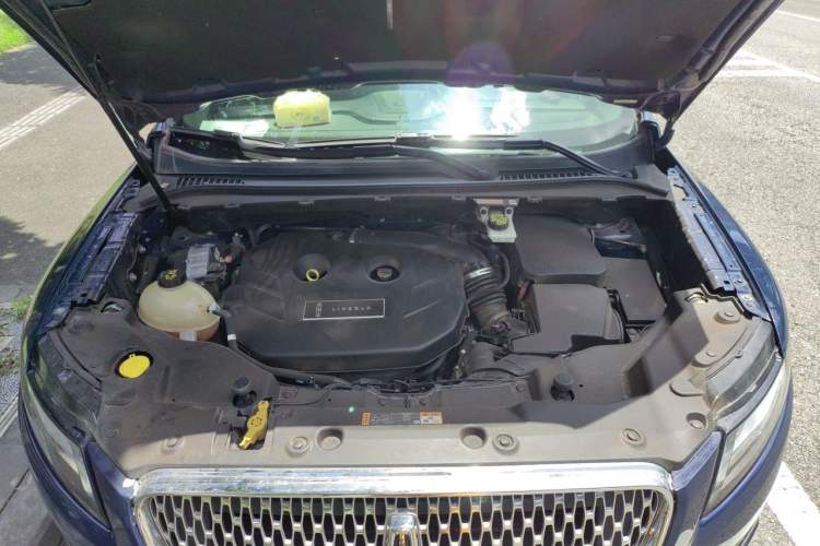 Used Lincoln MKC 2019 2.0T Four-Wheel Drive Prestige Version China V Standard Engine Bay