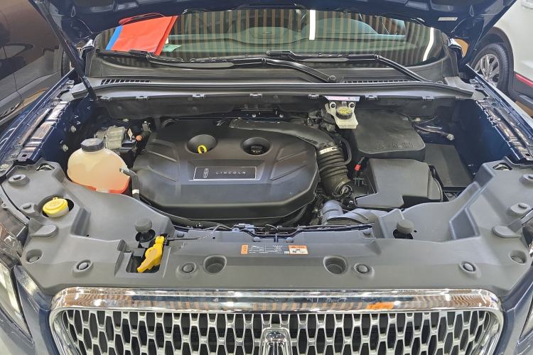 Used Lincoln MKC 2019 2.0T Two-Wheel Drive Zunya Version China VI Standard Engine Bay