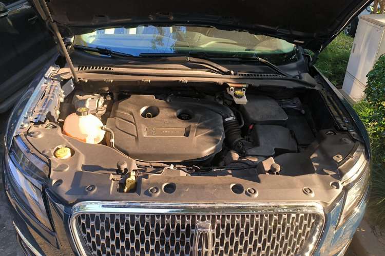 Used Lincoln MKC 2019 2.0T Two-Wheel Drive Zunya Version China VI Standard Engine Bay