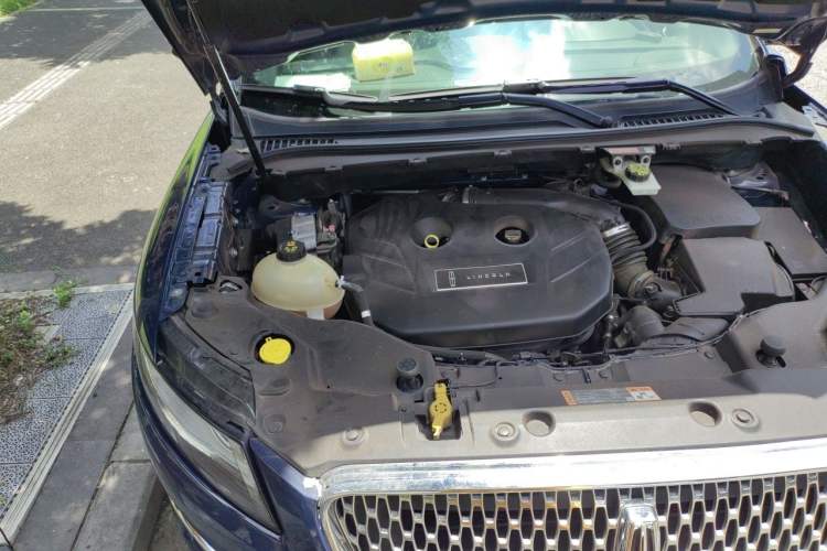 Used Lincoln MKC 2019 2.0T Four-Wheel Drive Prestige Version China V Standard Engine Bay Right