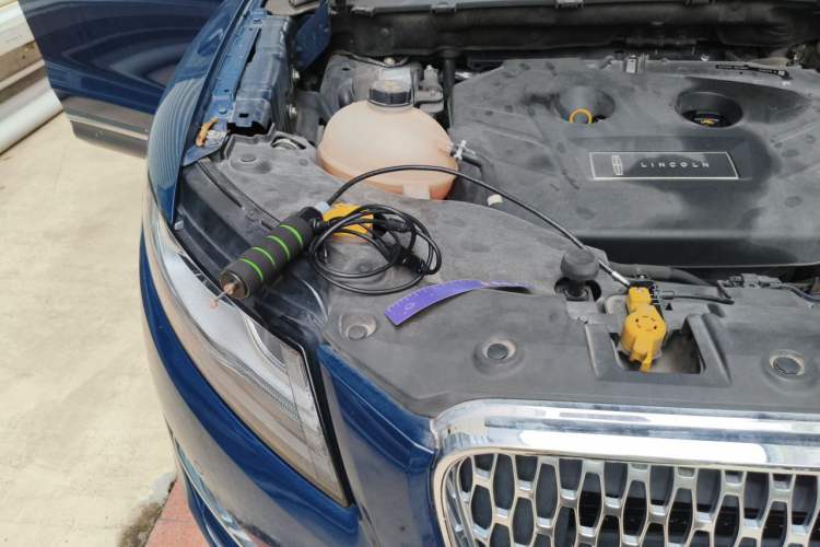 Used Lincoln MKC 2019 2.0T Two-Wheel Drive Zunya Version China VI Standard Engine Bay Right