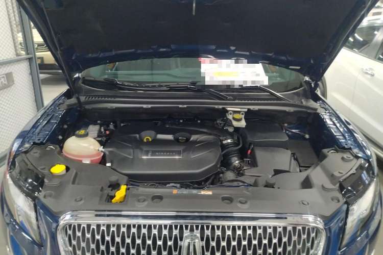 Used Lincoln MKC 2019 2.0T Two-Wheel Drive Zunya Version China VI Standard Engine Bay