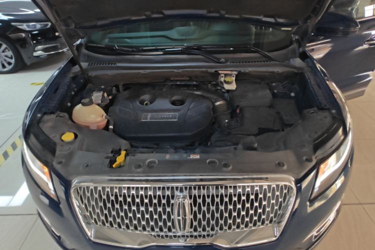 Used Lincoln MKC 2019 2.0T Two-Wheel Drive Zunya Version China VI Standard Engine Bay