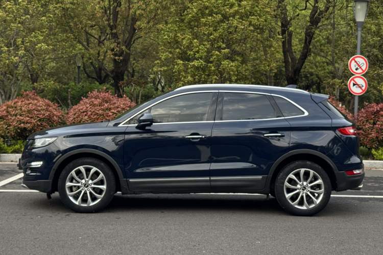 Used Lincoln MKC 2019 2.0T Four-Wheel Drive Luxury Edition China VI Standard Exterior 2