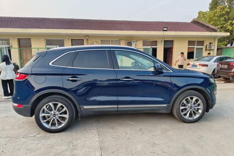 Used Lincoln MKC 2019 2.0T Two-Wheel Drive Zunya Version China VI Standard Exterior 3