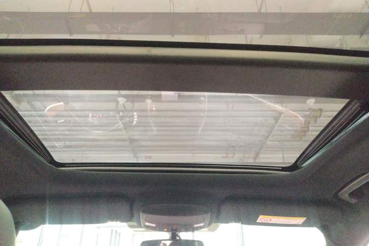 Used Lincoln MKC 2019 2.0T Two-Wheel Drive Zunya Version China VI Standard Headliner