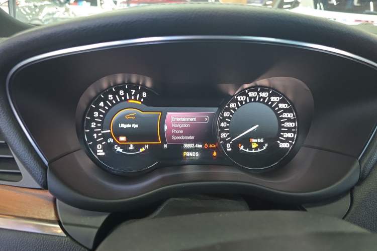 Used Lincoln MKC 2019 2.0T Two-Wheel Drive Zunya Version China VI Standard Instrument Cluster