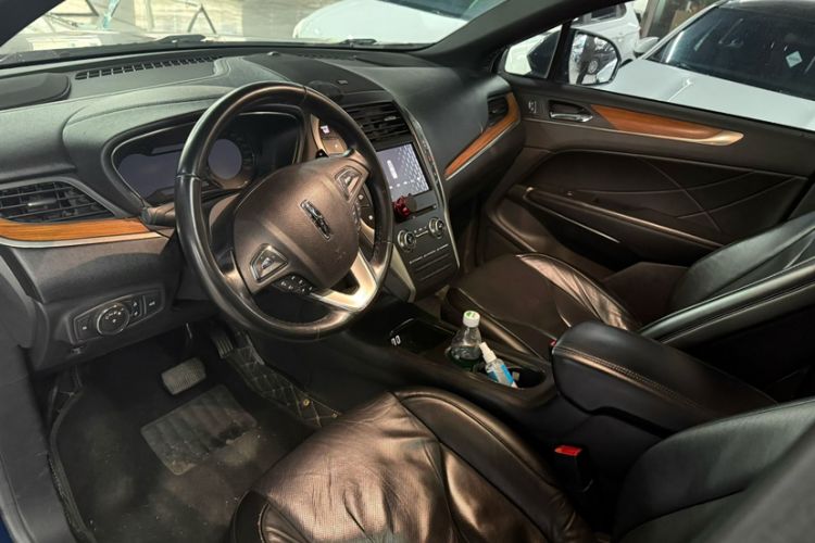 Used Lincoln MKC 2019 2.0T Two-Wheel-Drive Zunya Version China V Emission Standard Interior 2